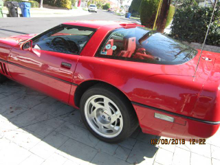 Illustration for article titled For $11,500, Could This 1990 Chevy Corvette ZR1 Make You The King Of The Hill?